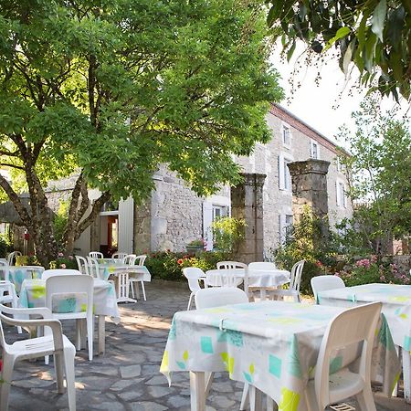 Hotel Restaurant Le Sully Saint-Saud-Lacoussière Exterior photo