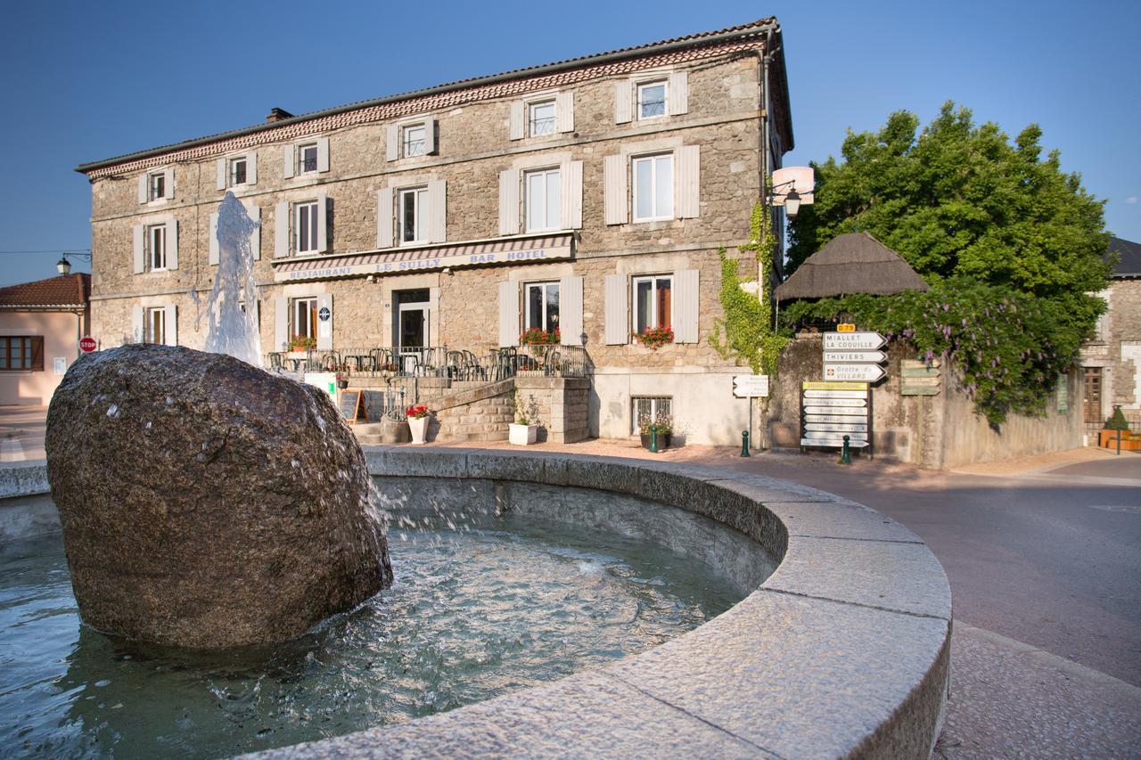 Hotel Restaurant Le Sully Saint-Saud-Lacoussière Exterior photo